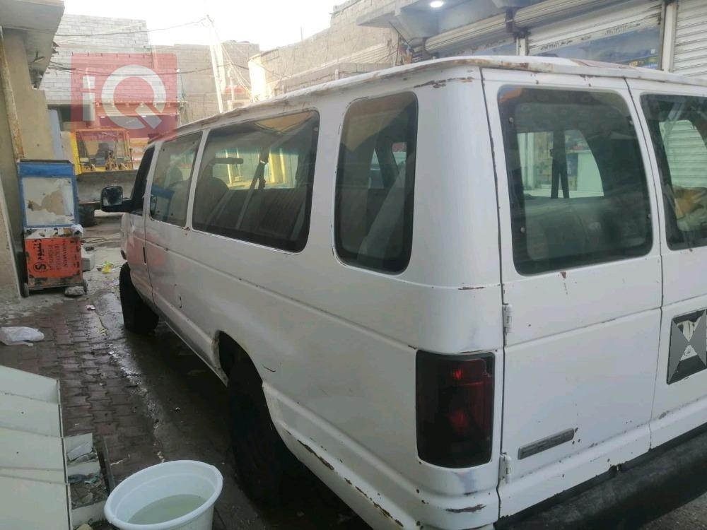 Ford E-350